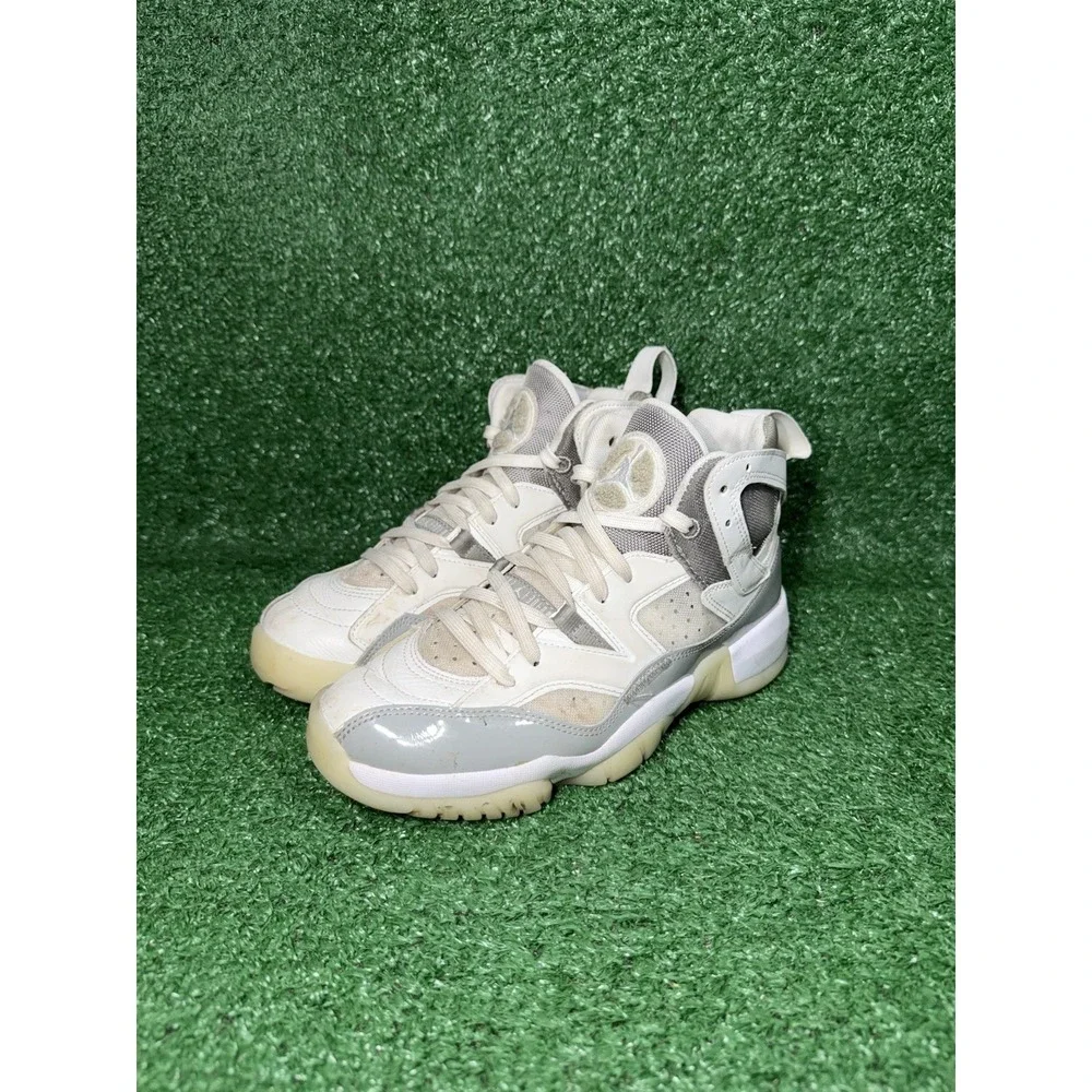 Air Jordan Jumpman Two Trey Women Size 7  White Grey Basketball Shoes DR9631-002